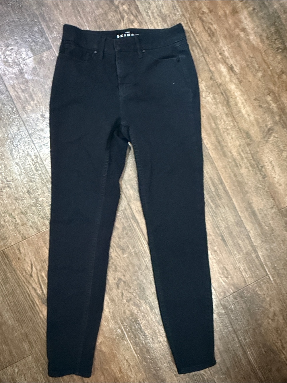 White House Black Market Women's Black Skinny Jeans